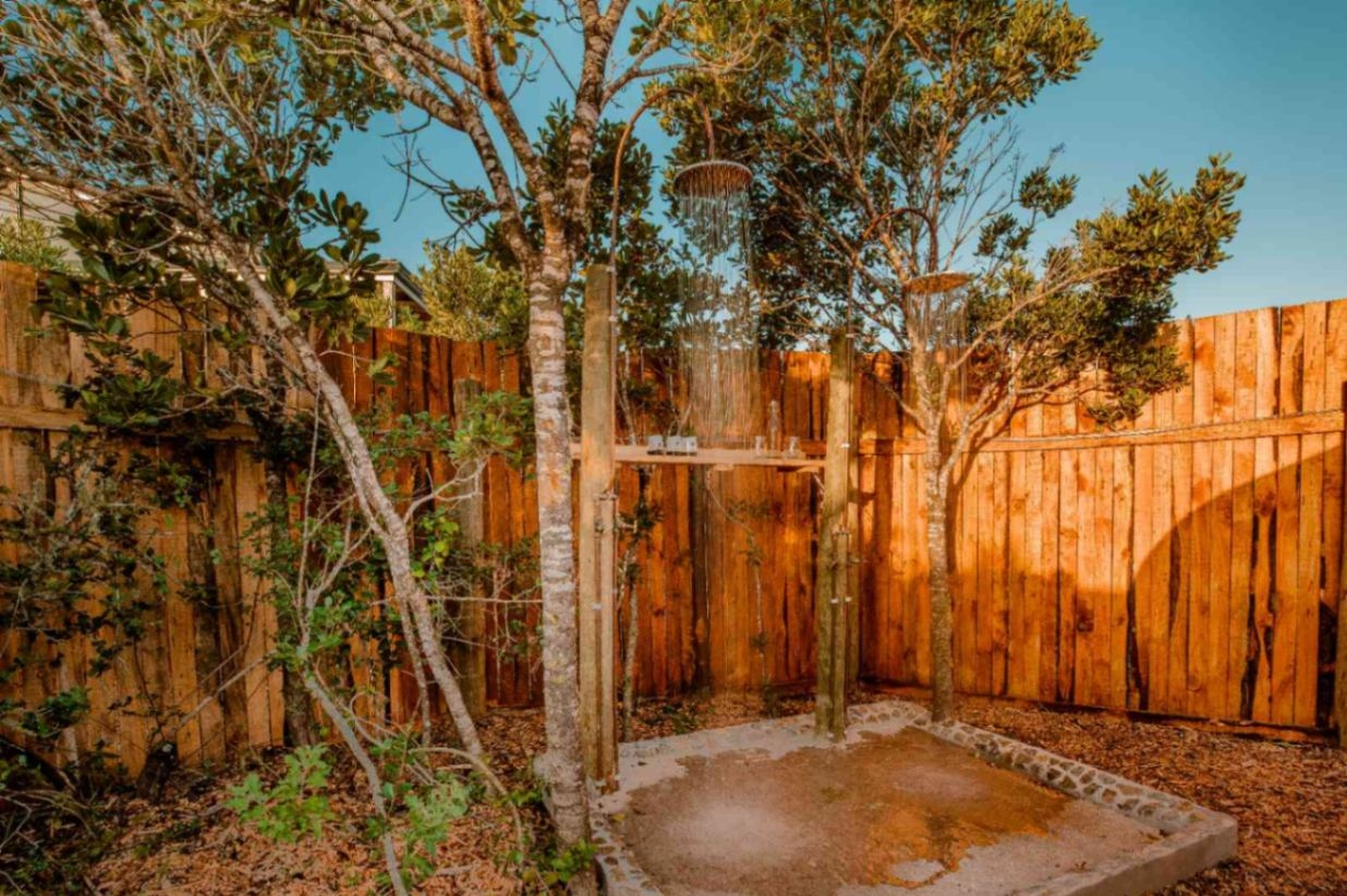 Treedom Villas and Vardos Outdoor Shower