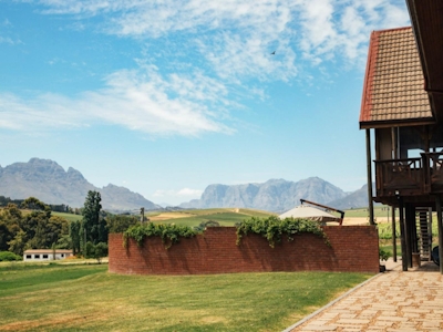 The Log Cabin Lodge Mountains