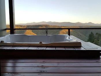 Forest Valley Cottages Jacuzzi