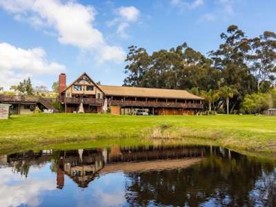 The Log Cabin Lodge 