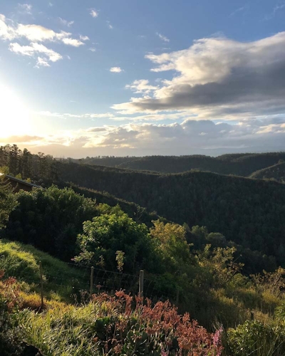 Cliffhanger Cottages Rolling Hills