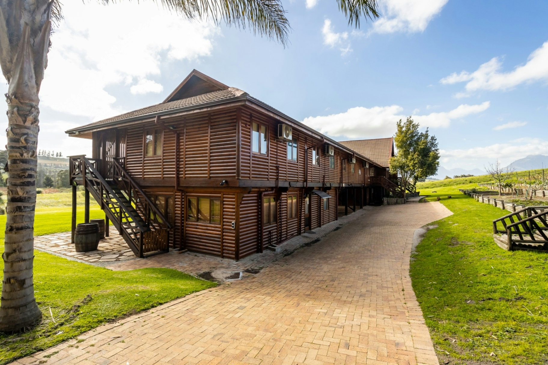 The Log Cabin Lodge Architecture