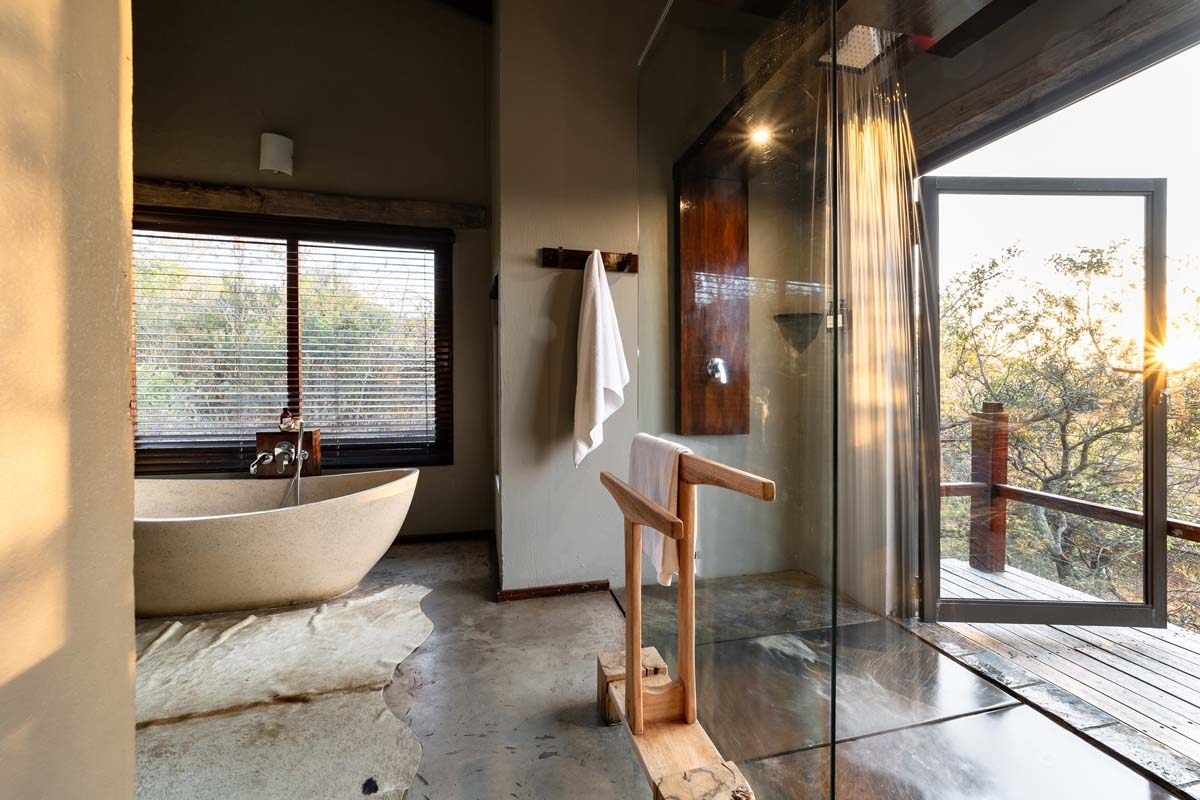 Rhino Ridge Safari Lodge Bathroom