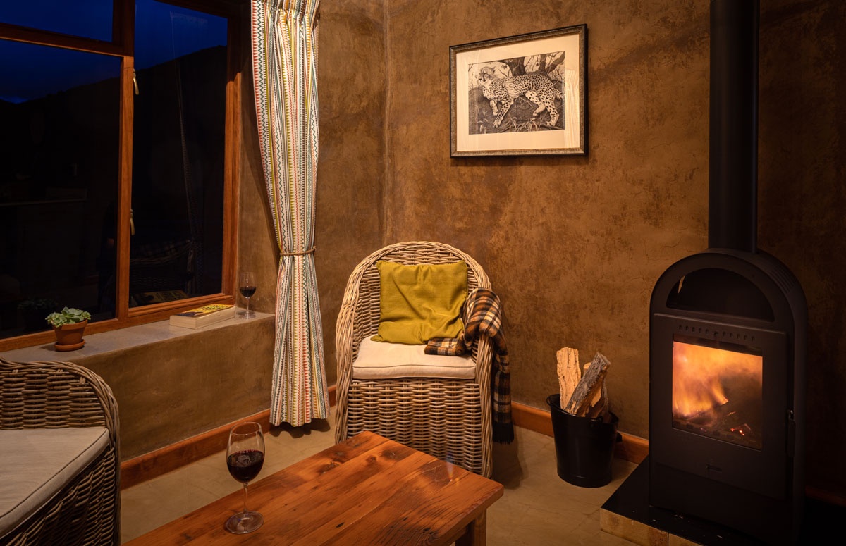 Kingfisher Cottages: A Nature-Immersed Getaway in Montagu