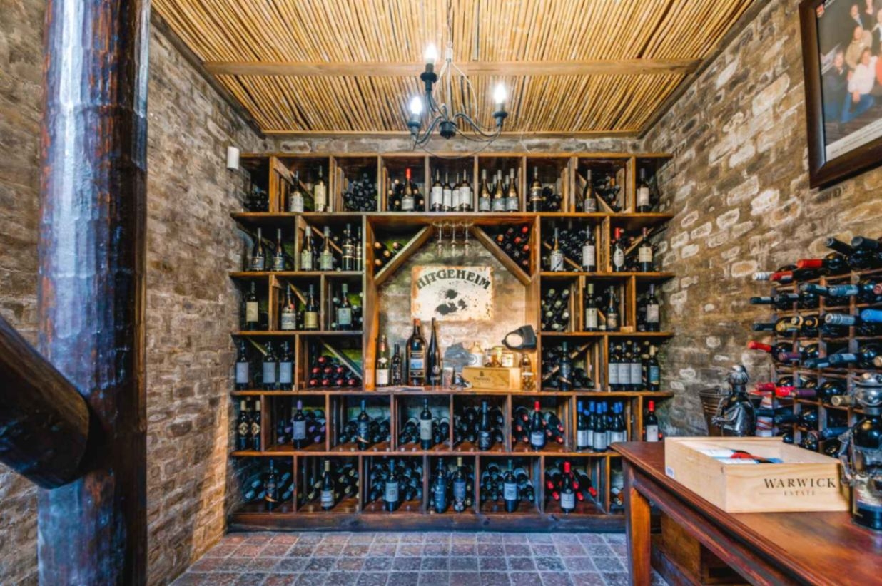 Hitgeheim Country Lodge Wine Cellar