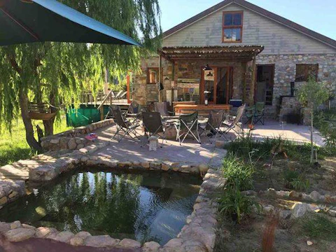 GlenDonald Cottage Pool & Patio