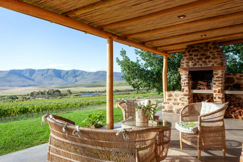 Vineyard Cottage Goodluck Homestead Patio Views