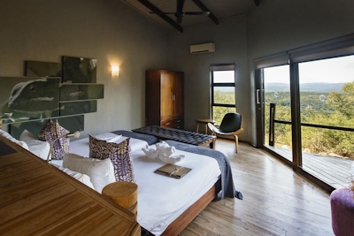 Rhino Ridge Safari Lodge Suite